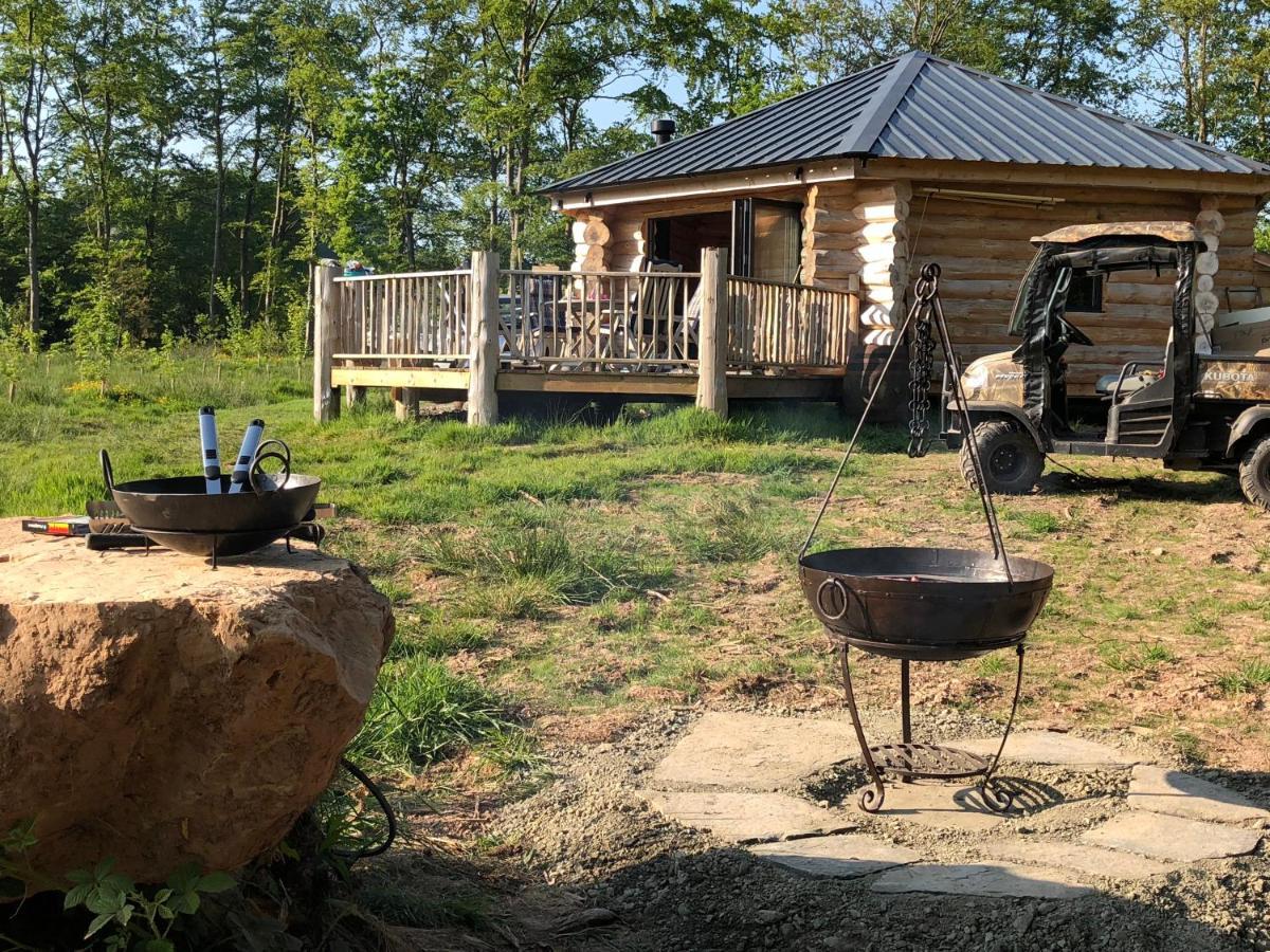 Coed Y Marchog Woodland Retreat Villa เฮริฟอร์ด ภายนอก รูปภาพ
