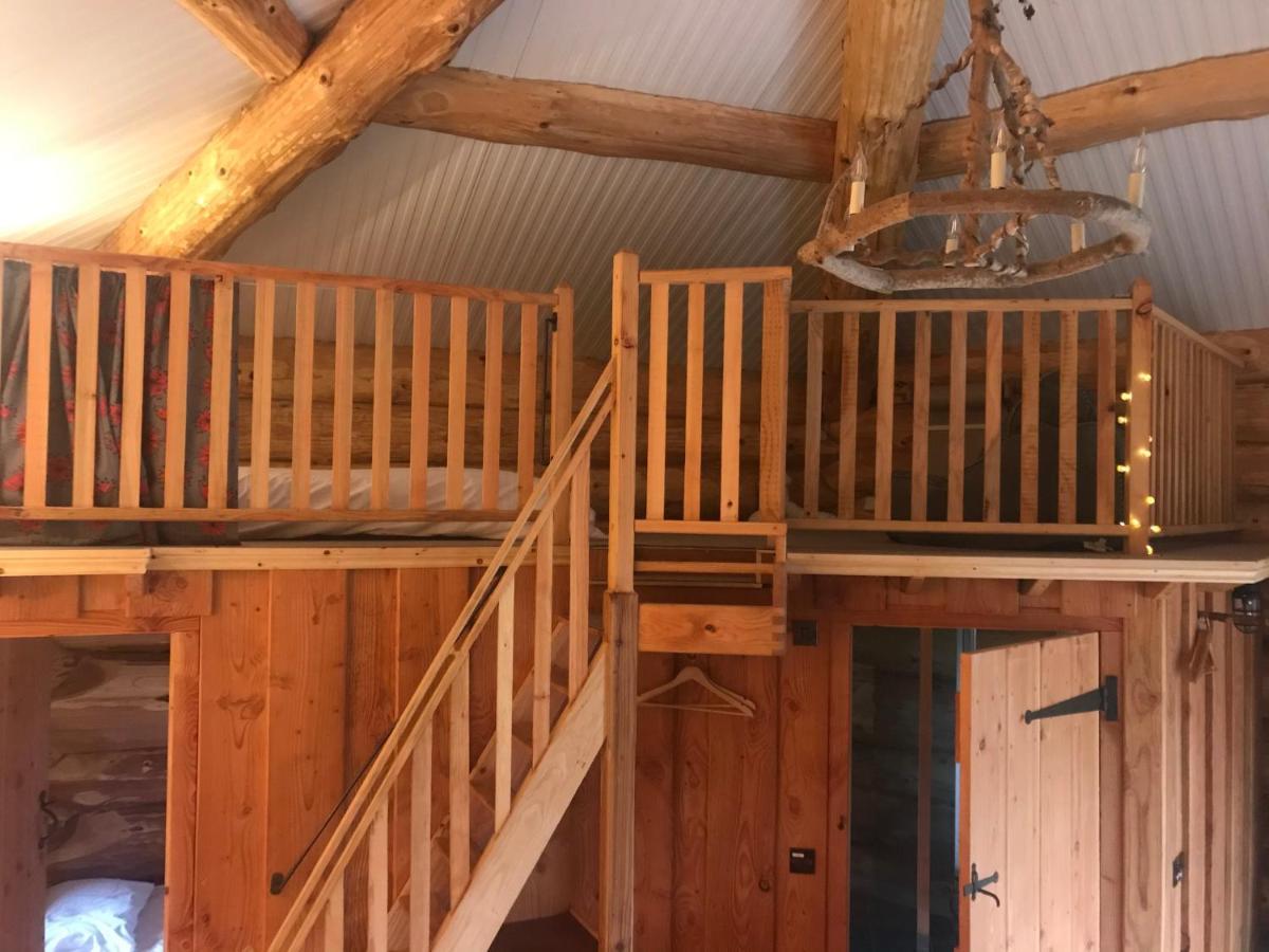 Coed Y Marchog Woodland Retreat Villa เฮริฟอร์ด ภายนอก รูปภาพ